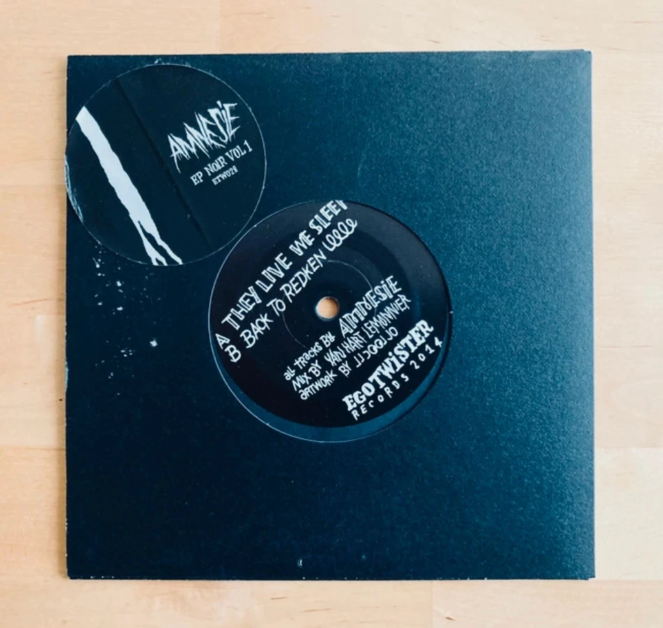 Disque vinyle 45t Amnésie EP Noir vol 1.
